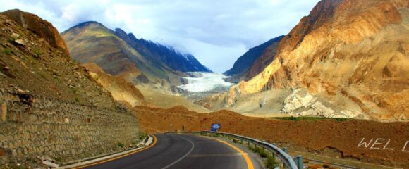 Hunza Valley and Attabad Lake 7 Days 6 Nights Deluxe Tour